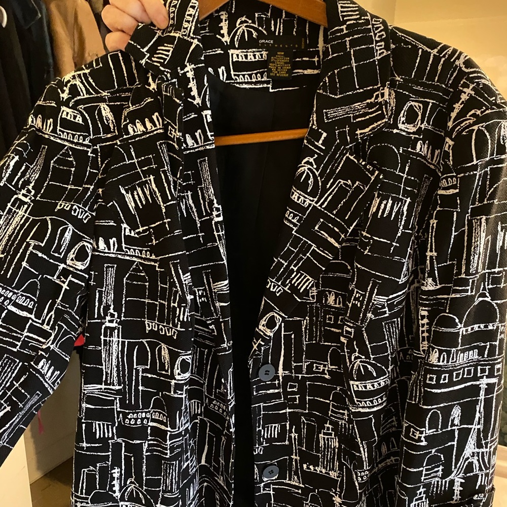 Graphic blazer, can you pull this off? 😎